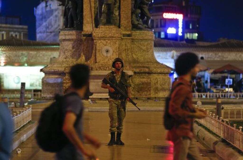 A Turkish military stands guard in the Taksim Square in Istanbul, Turkey, July 15, 2016.   REUTERS/Murad Sezer