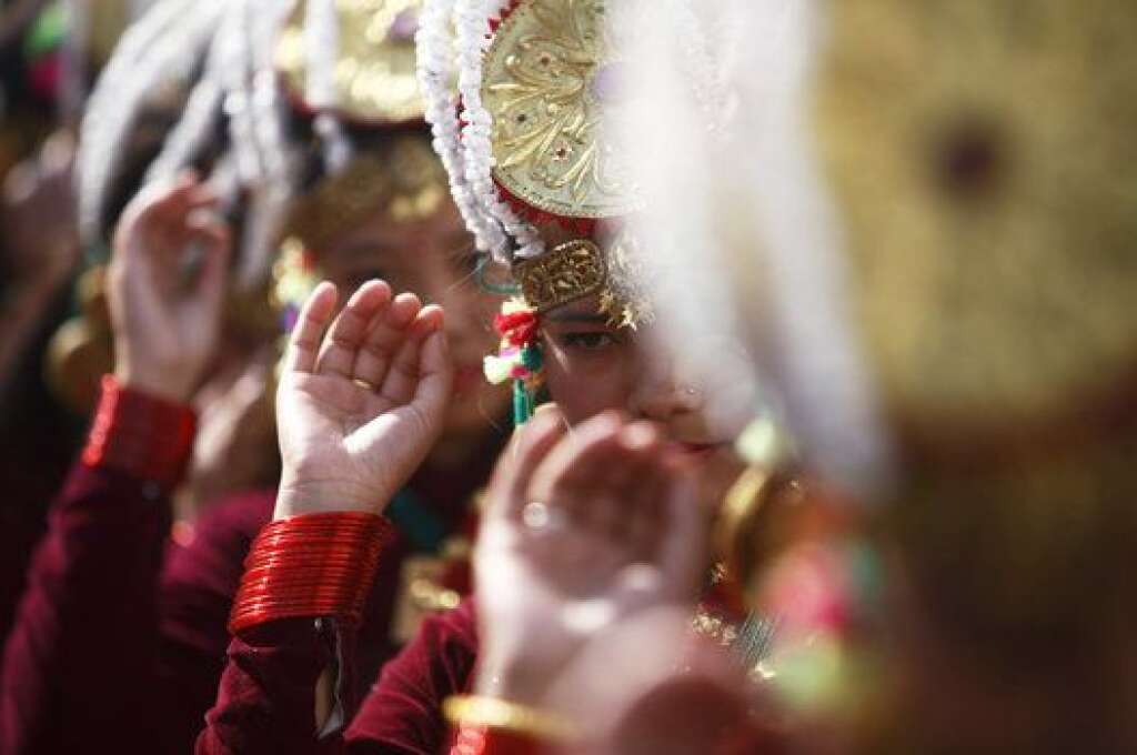 Losar, le Nouvel an tibétain - Celui-ci est plus proche du nouvel an mongolien en termes de célébration. Les festivités durent 15 jours mais sont plus accentuées les trois premiers jours.