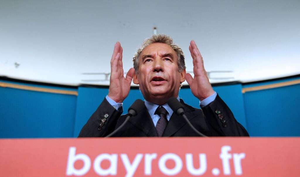 François Bayrou (Modem), l'éternel électron libre - Il a refusé d'adhérer à l'UDI mais n'a pas fermé la porte. Affaibli par ses défaites présidentielles et législatives, le patron du Modem se veut un allié autonome de l'UDI tout en refusant de s'amarrer au centre-droit. Au risque de se marginaliser.