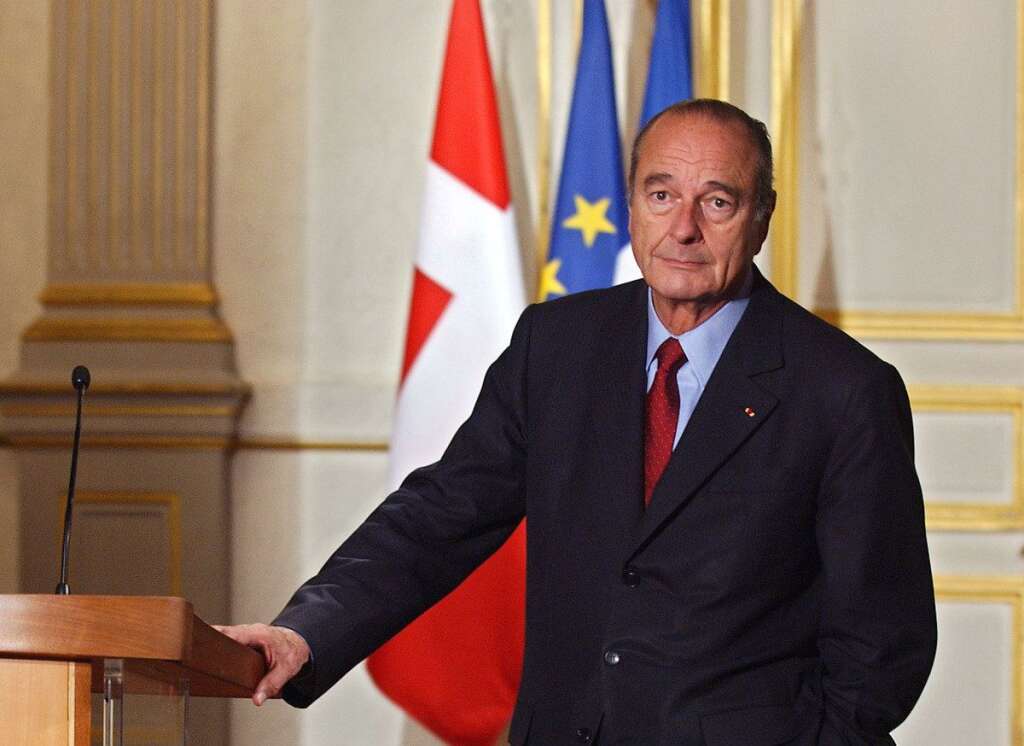 Jacques Chirac (UMP) - Mis en examen dans l'affaire des emplois fictifs de la mairie de Paris, l'ancien président de la république a été condamné à deux ans de prison avec sursis par le tribunal correctionnel de Paris.