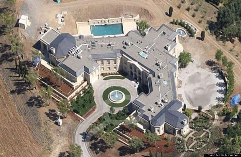 Yuri Milner Estate - The tech billionaire<a href="http://www.forbes.com/sites/morganbrennan/2012/07/05/billionaire-yuri-milner-overpaid-on-100-million-mansion-by-100-according-to-assessor/" target="_hplink"> paid $100 million</a> for this Silicon Valley home.