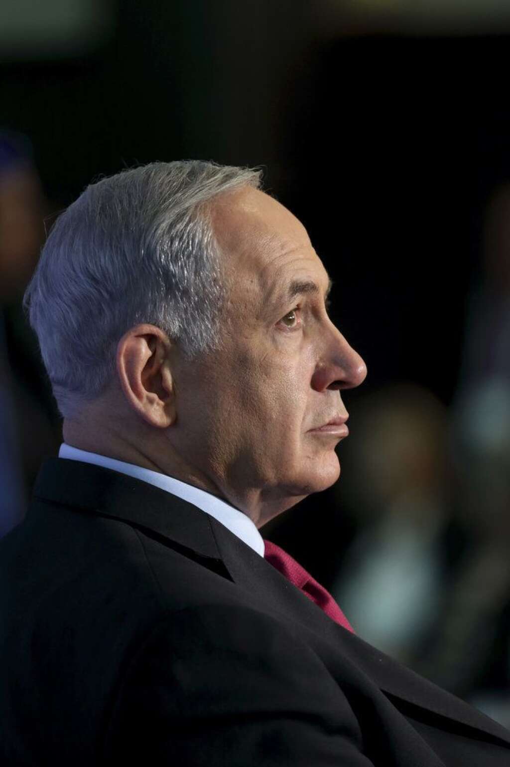 Benjamin Netanyahou - Seule voix vraiment négative, Israël a dénoncé un "mauvais accord qui offre exactement ce que l'Iran voulait: la levée significative des sanctions et le maintien d'une partie significative de son programme nucléaire", puisqu'il "laisse en place les centrifugeuses", selon le bureau du Premier ministre.  Celui-ci a ensuite qualifié l'accord "d'erreur historique".