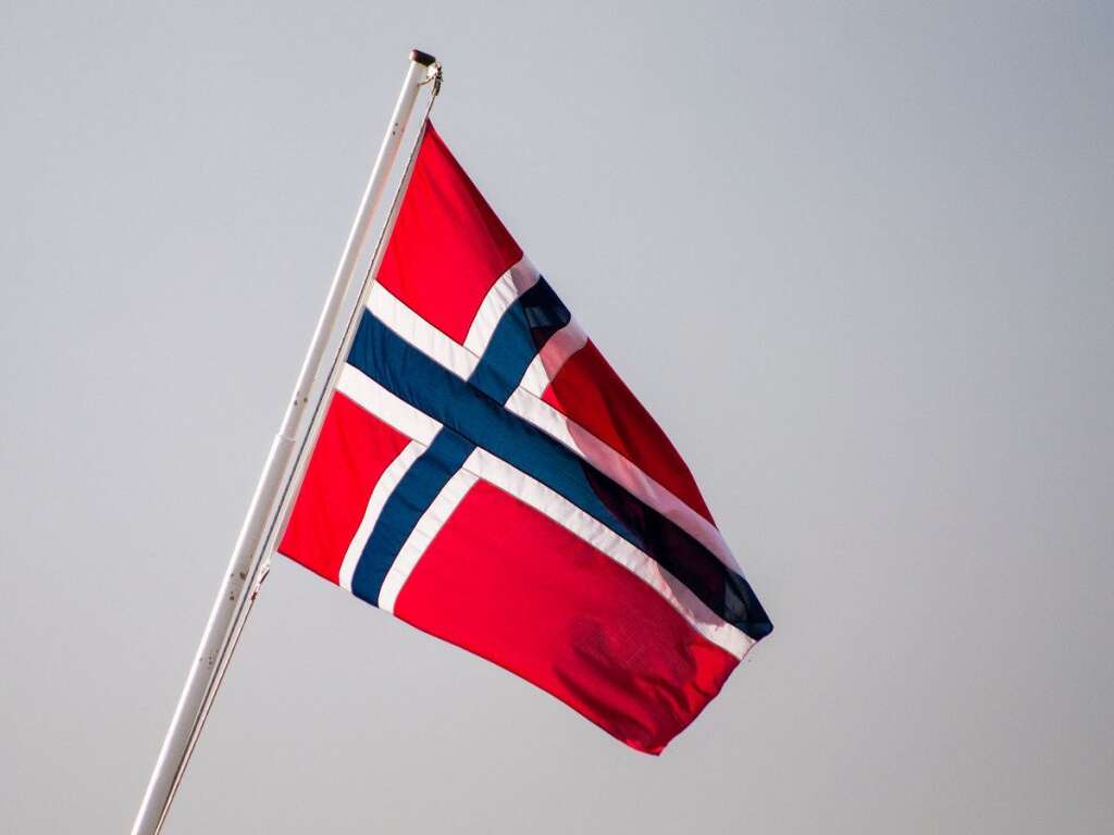 2008 : La Norvège - Un partenariat civil existait depuis 1993.