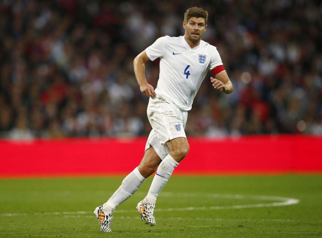 Steven Gerrard (Angleterre) - Son club: Liverpool (Angleterre) Poste: milieu