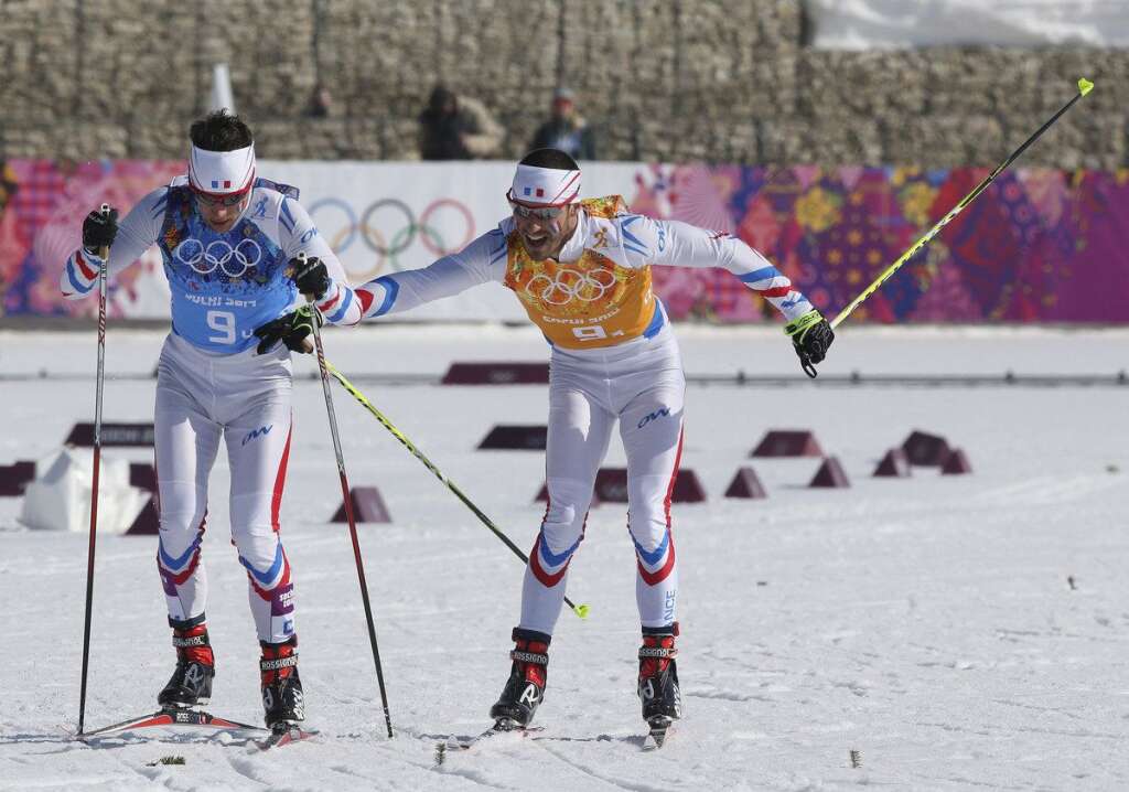 Relais masculin, médaille de bronze en ski de fond - Robin Duvillard, Jean-Marc Gaillard (dossard jaune), Maurice Manificat et Ivan Perrillat-Boiteux (en bleu) se sont offerts une médaille de bronze lors du relais 4x10km de ski de fond. C'est la première fois qu'une équipe de France monte sur le podium d'une compétition internationale, qui plus est olympique.