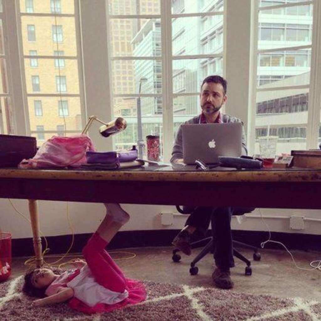 - "Amener sa fille au travail tous les jours. C'est ça être parent."