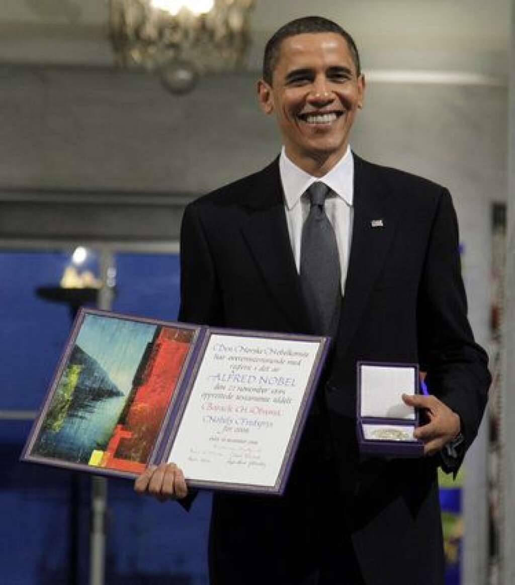 2009 - Barack Obama (États-Unis) - "Pour ses efforts extraordinaires afin de renforcer la diplomatie internationale et la coopération entre les peuples".