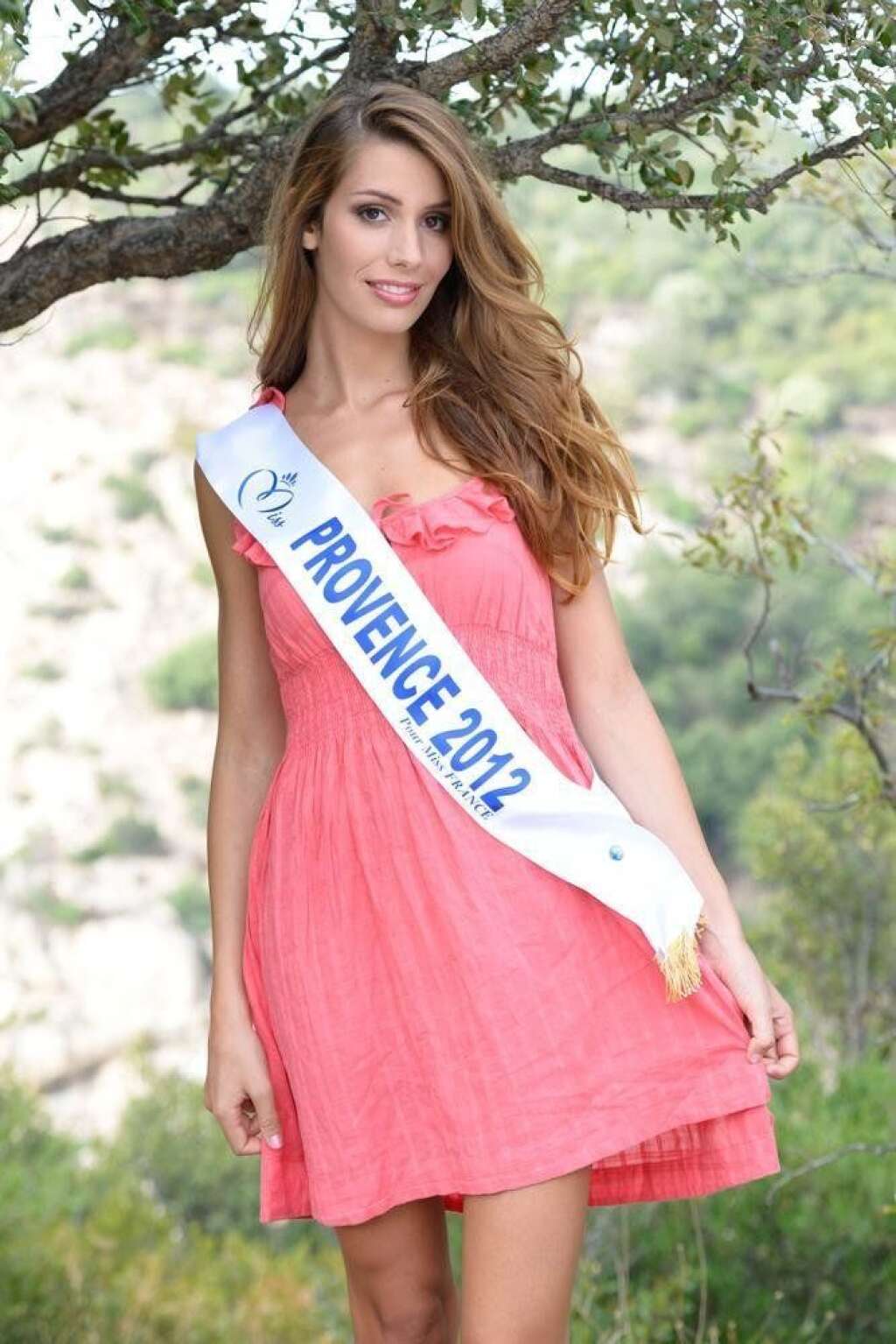 Miss Provence - Marine Mahiques    19 ans - 1,76 m    Etudiante en droit