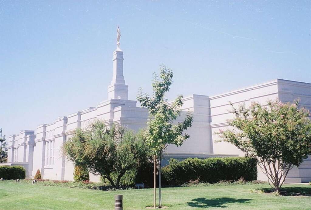 California - 2,050 Mormons per 100,000 persons. <br>    Credit: Wikimedia Commons. Original photo <a href="http://en.wikipedia.org/wiki/File:Fresno_Temple_rear.JPG" target="_hplink">here</a>.