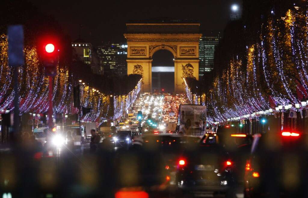 Les Champs-Élysées by night (21 juillet) -