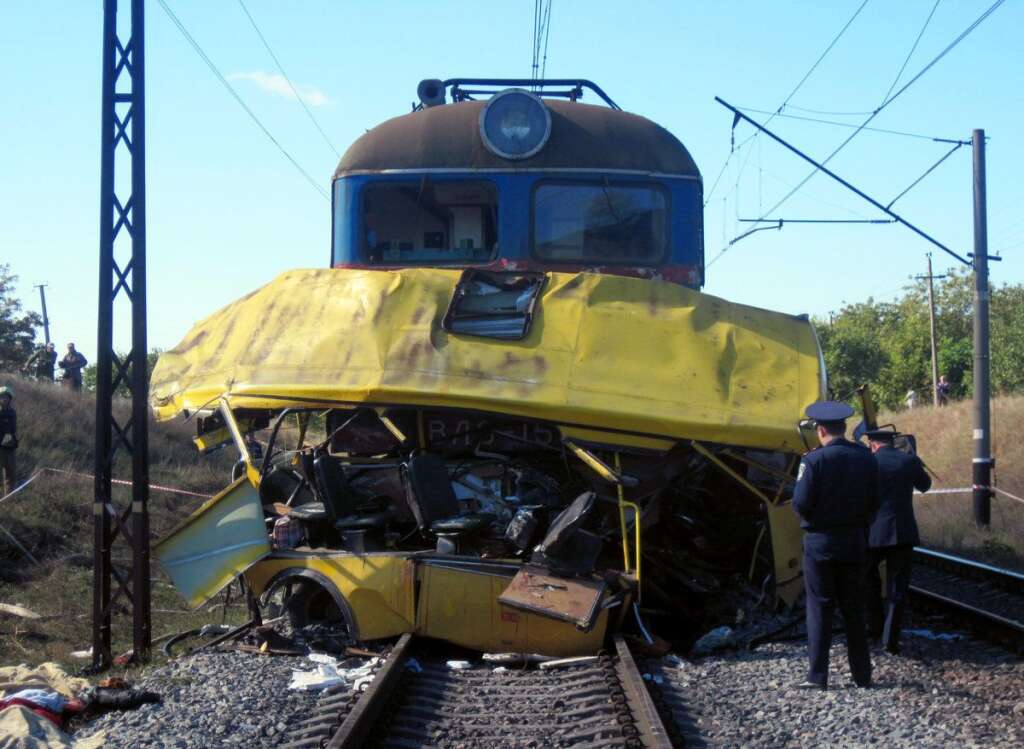 12 octobre 2010 en Ukraine - 45 morts dans la collision entre un train et un autocar à Marganets (centre-est).