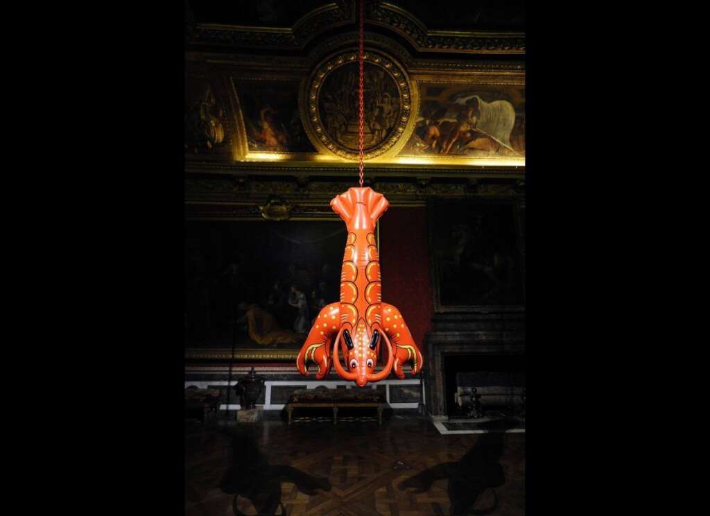 Homard - Le <em>Lobster</em>, sculpture en aluminium de Jeff Koons exposée dans le château de Versailles