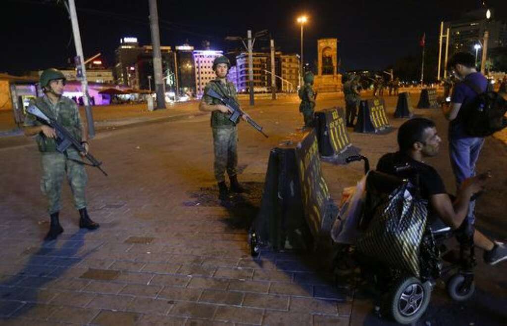 Turkish military stand guard near the Taksim Square in Istanbul, Turkey, July 15, 2016.   REUTERS/Murad Sezer