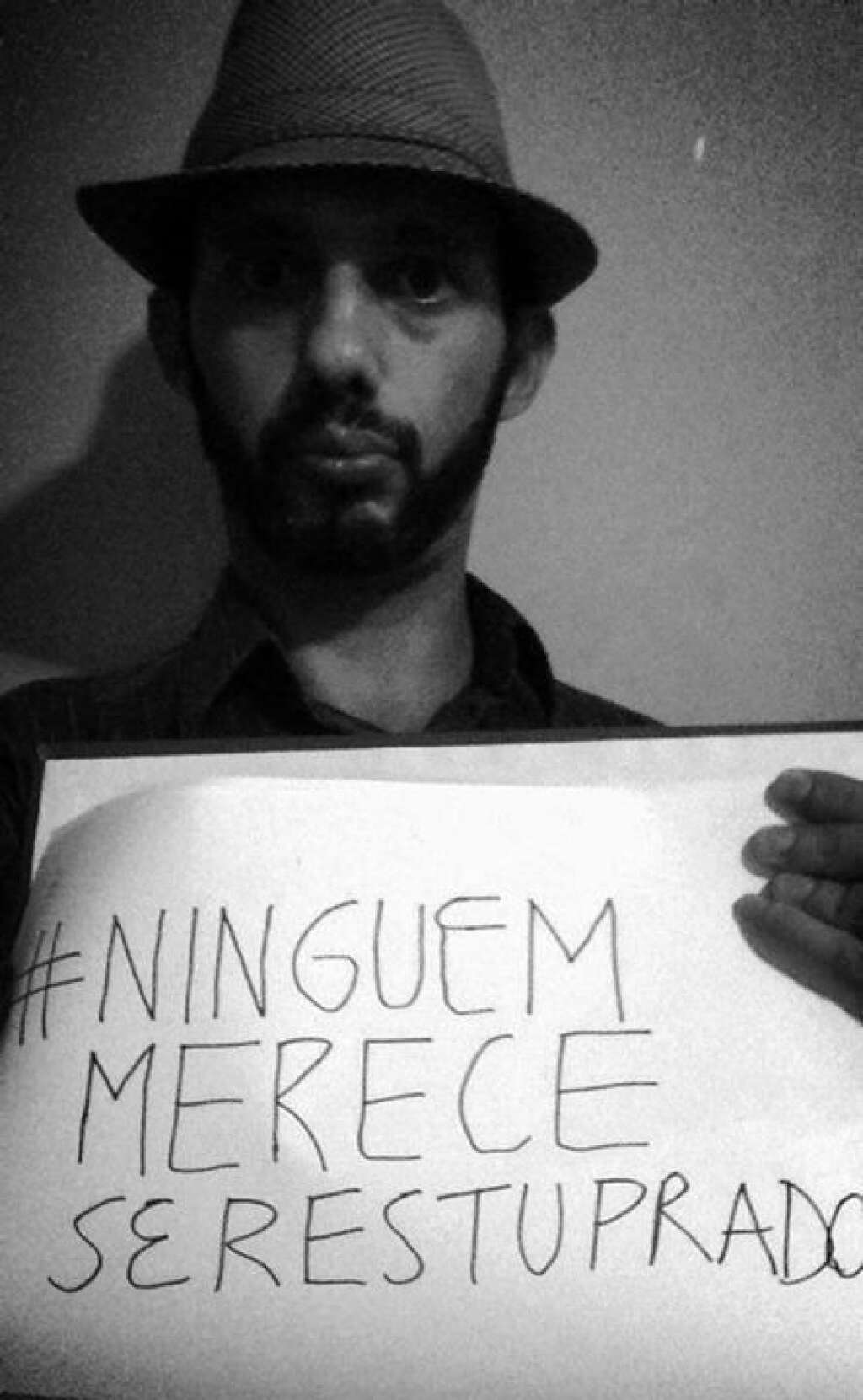 #NãoMereçoSerEstuprada - Renato Acha / <a href="https://www.facebook.com/photo.php?fbid=869407396418519&set=gm.719223304767625&type=1" target="_blank">Facebook</a>