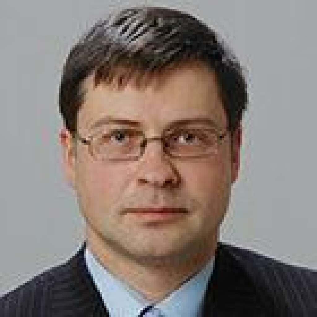 Valdis Dombrovskis (Lettonie) - Vice-président et commissaire en charge de l'euro et du dialogue social. Ancien ministre des Finances et ex-premier ministre de Lettonie.