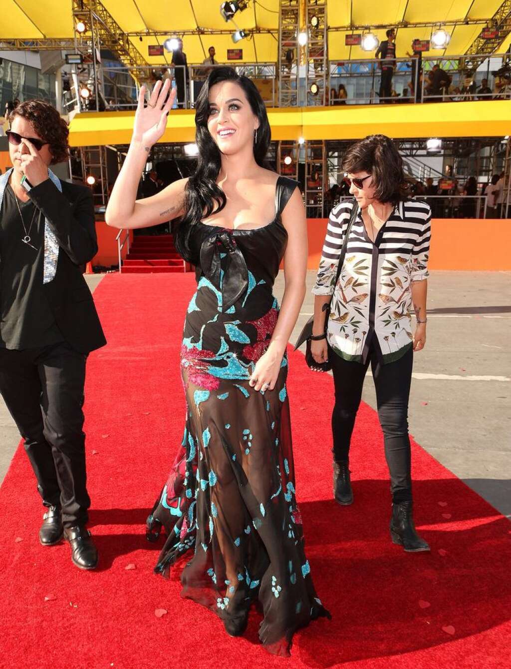 2012 MTV Video Music Awards - Red Carpet - LOS ANGELES, CA - SEPTEMBER 06:  Singer Katy Perry arrives at the 2012 MTV Video Music Awards at Staples Center on September 6, 2012 in Los Angeles, California.  (Photo by Christopher Polk/Getty Images)