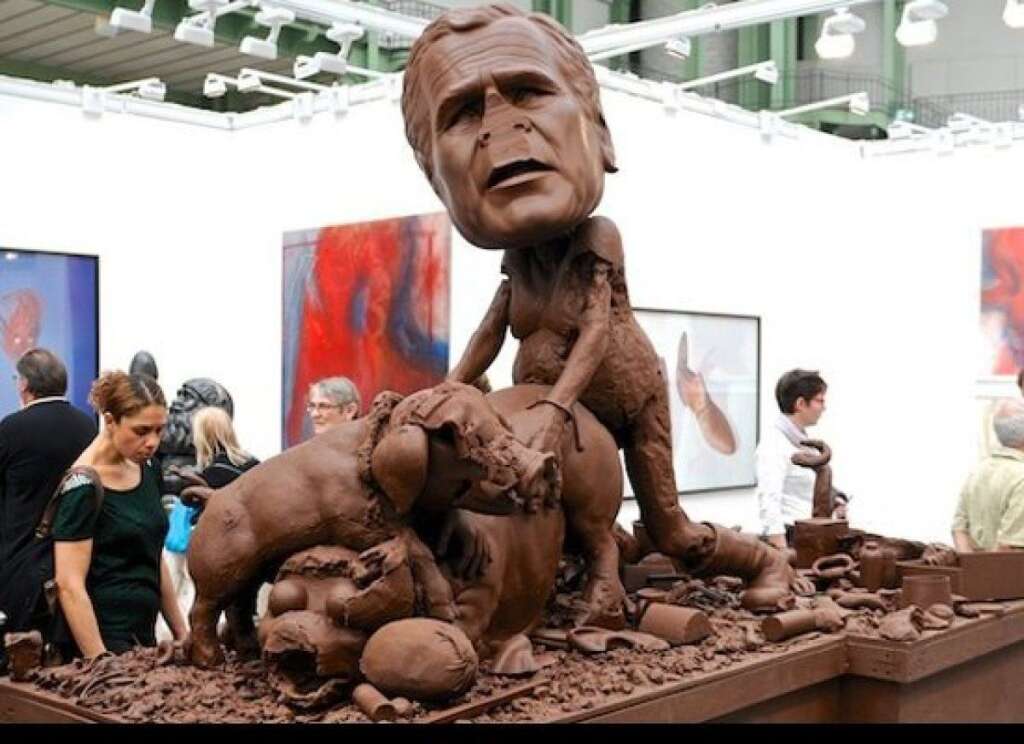 - Static- McCarthy - 2012 -  Le président Bush, présenté nez coupé comme le sphynx sodomisant un cochon. La galerie Hauser & Wirth  le proposait à 2 millions de dollars.