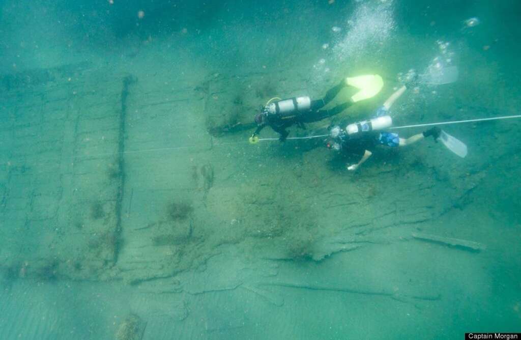 Un trésor du 17ème siècle - Une équipe d'archéologues ont découvert dans les fonds marins proches des côtes du Panama des épées, des coffres et des tonneaux appartenant au légendaire Capitaine Henry Morgan.