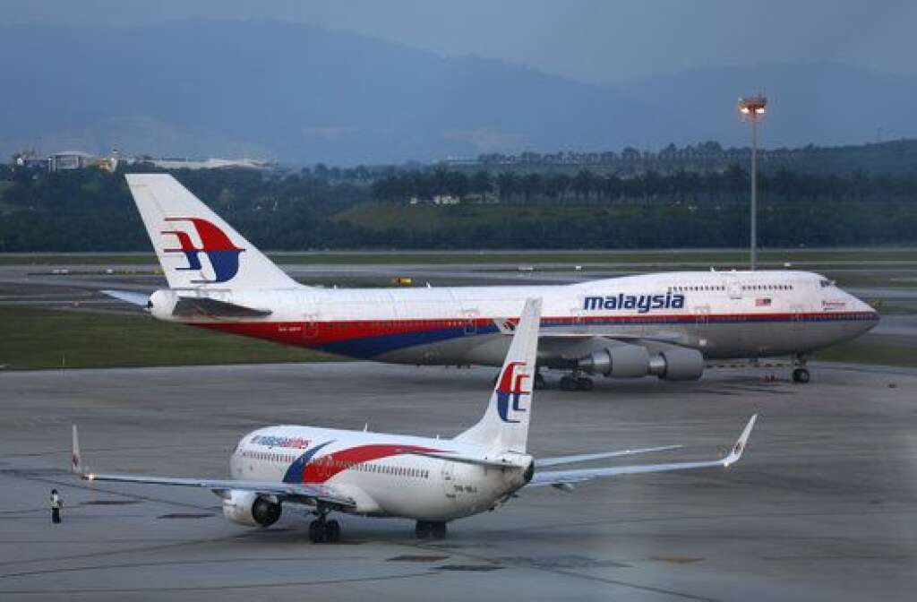 8 mars 2014 - Par ailleurs, le suicide du pilote a été l'une des hypothèses avancées après la disparition en mars 2014 du vol MH370 de la Malaysia Airlines, avec 239 personnes à bord, les systèmes de communication ayant été délibérément désactivés et l'appareil ayant changé de cap.