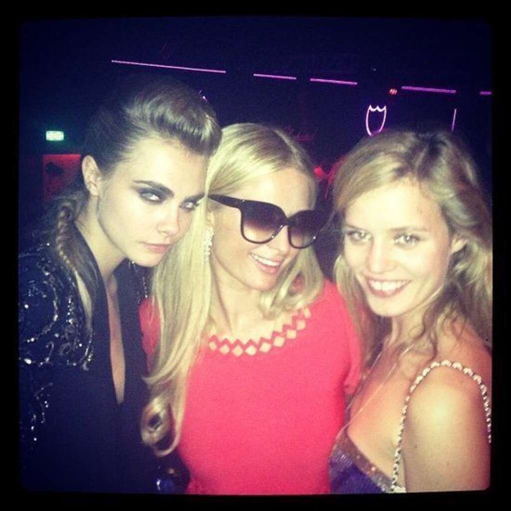 Paris Hilton s'éclate avec ses copines, Cara Delevingne et Georgia May Jagger. -