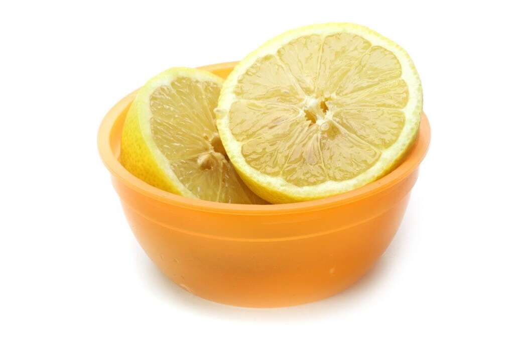 Dans un soda à l'emballage jaune, le citron est meilleur - Au contraire, <a href="http://www.huffingtonpost.fr/2013/06/26/couleurs-nourriture-perception-alimentation_n_3501210.html?utm_hp_ref=france" target="_blank">un emballage jaune</a> donne l'impression d'une boisson plus désaltérante.