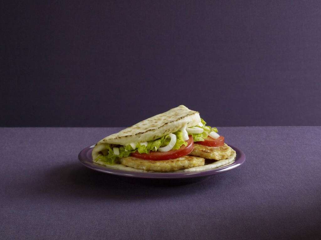 McArabia - Pakistan - Un sandwich sur pain pita vendu dans certains pays arabes et au Pakistan.