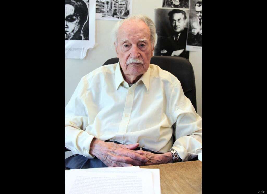 Maurice Nadeau - Maurice Nadeau, l'éditeur, écrivain, journaliste, fondateur et directeur de <em>La Quinzaine littéraire</em> <a href="http://www.rue89.com/rue89-culture/2013/06/17/maurice-nadeau-seteint-a-cent-ans-passes-dernier-combat-243382" target="_hplink">est mort dimanche 16 juin à l'âge de 102 ans</a>.   Avant son décès, il avait cherché à créer une société participative pour sauver son journal, confronté à de graves difficultés financières. Créée en 1966, la Quinzaine revendique, avec le concours de quelque 800 collaborateurs (écrivains, universitaires et journalistes), "une certaine qualité de l'écriture et de la pensée"  Au cours de sa carrière, Maurice Nadeau avait découvert des grands noms comme Henry Miller, Roland Barthes, Samuel Beckett, Jack Kerouak, Michel Houellebec ou Georges Perec.