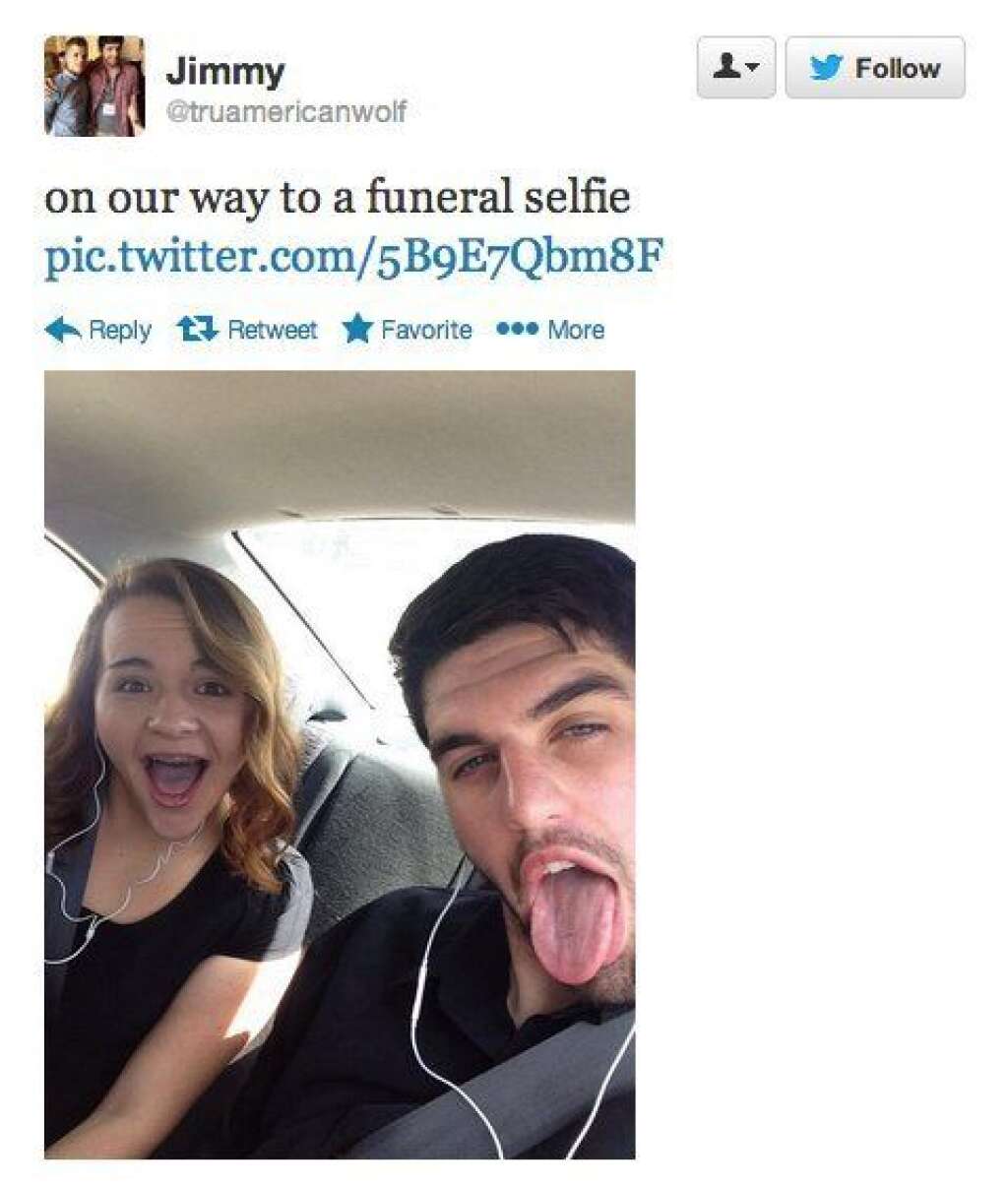 Selfies at Funerals - "En route pour l'enterrement"