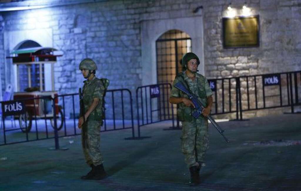 Turkish military stand guard near the Taksim Square in Istanbul, Turkey, July 15, 2016.   REUTERS/Murad Sezer