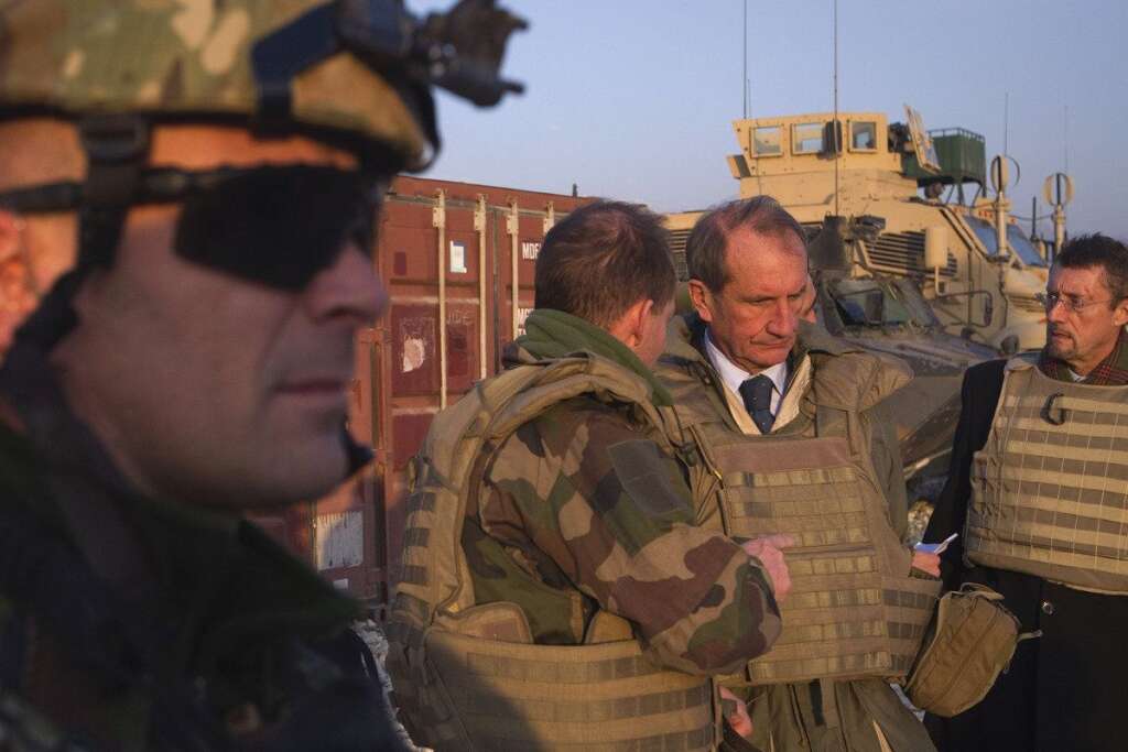 Géard Longuet soutient... Fillon - L'ancien ministre de la Défense, aujourd'hui sénateur, a annoncé son ralliement à la candidature de François Fillon.