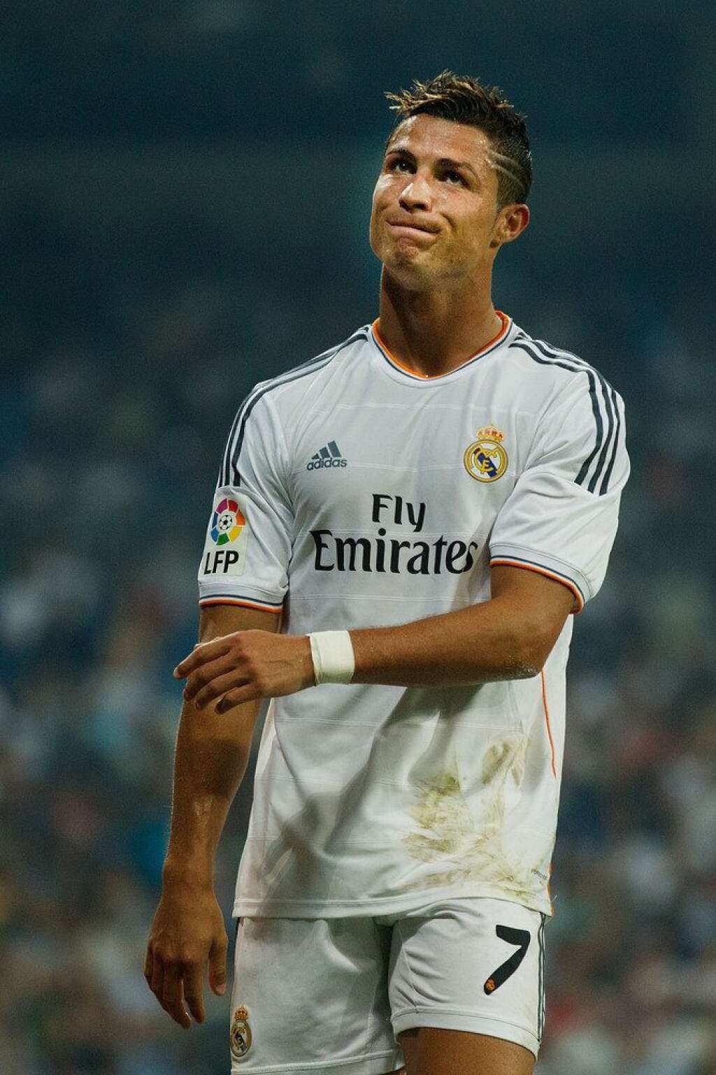 1. Cristiano Ronaldo (2009) : 100,3 millions d'euros - Avec le jeu de l'inflation, le Portugais conserve son titre de joueur le plus cher du monde. Il avait été payé 94 millions d'euros en 2009, mais l'inflation a augmenté de 6,8% entre temps. Classement sans inflation: 1er