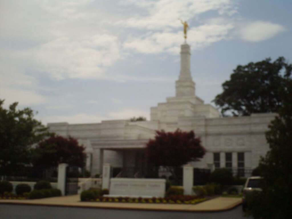 Tennessee - 720 Mormons per 100,000 persons. <br>    Credit: Wikimedia Commons. Original photo <a href="http://en.wikipedia.org/wiki/File:Memphis_Tennessee_Temple_01.JPG" target="_hplink">here</a>.