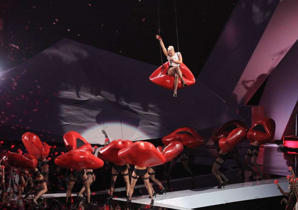 Pink - Pink performs at the MTV Video Music Awards on Thursday, Sept. 6, 2012, in Los Angeles. (Photo by Matt Sayles/Invision/AP)