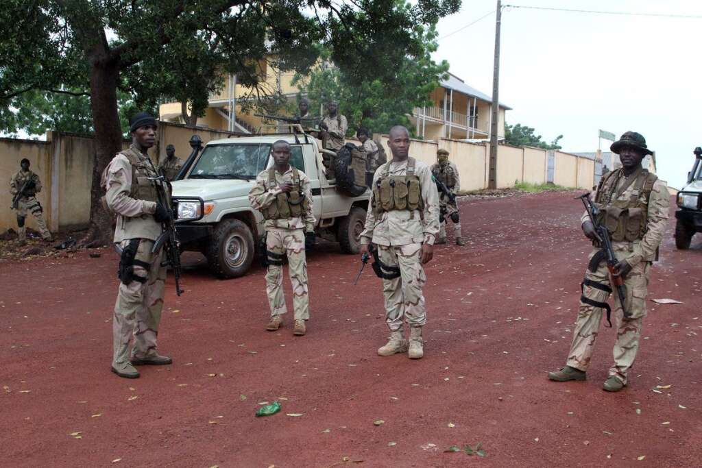 29 et 30 septembre 2013 - À Kidal, des accrochages opposent l'armée à la rébellion du MNLA. La Minusma, mission de l'ONU au Mali, intervient pour obtenir un cessez-le-feu.
