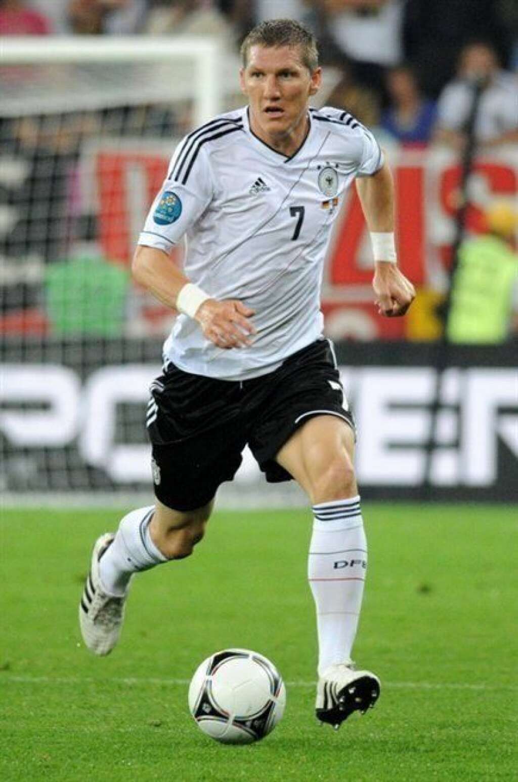 14- Bastian Schweinsteiger, 14,5 millions d'euros - Le chouchou d'Angela Merkel, et milieu de terrain du Bayern Munich, est le joueur allemand le mieux payé.