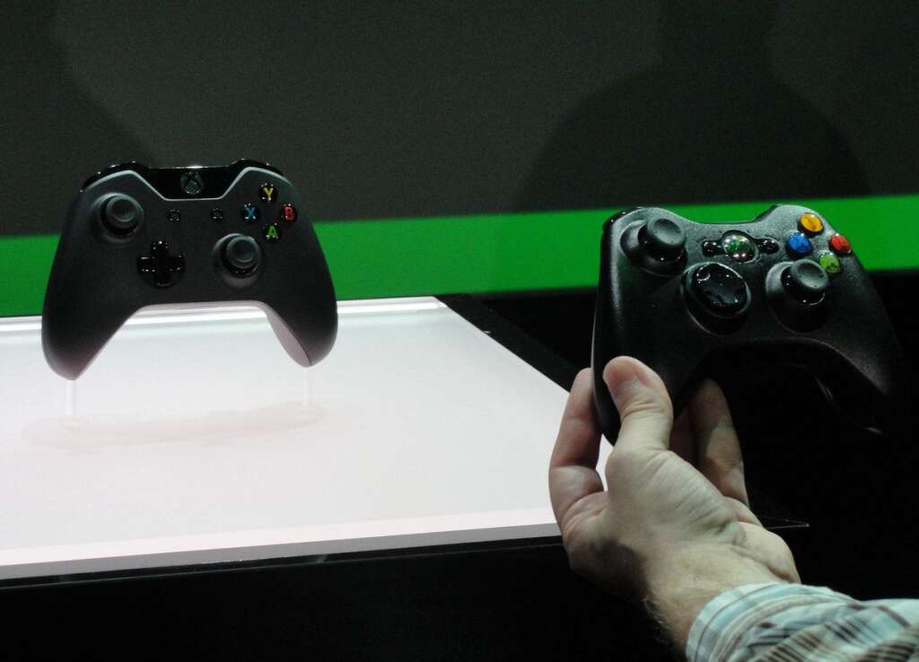 X comme XBOX ONE - La guerre des consoles version 2013 opposait la nouvelle Playstation de Sony à la Xbox One de Microsoft. Un combat de titans à grands coups de prouesses technologiques et d'innovations multimédia qui se prolongera jusqu'en 2014.  <strong>Pour aller plus loin:</strong> <a href="http://www.huffingtonpost.fr/2013/11/22/xbox-one-sortie-tv-television-box-internet_n_4315036.html" target="_blank">Pourquoi la Xbox One n'a que peu d'intérêt en France</a>