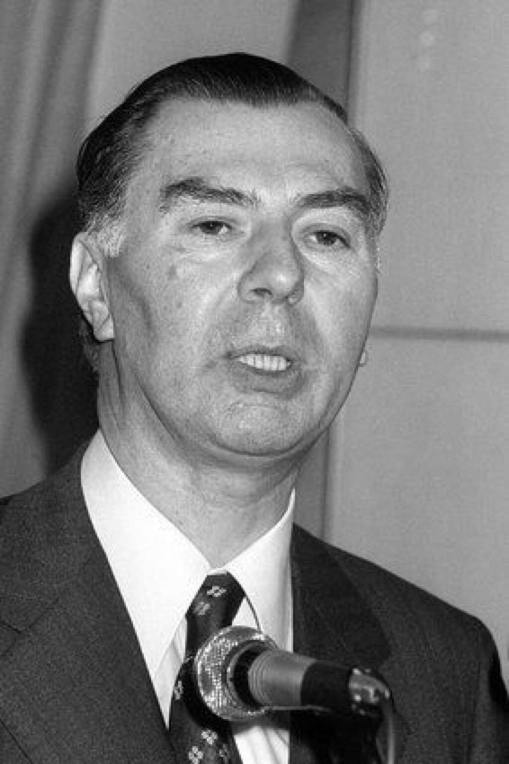 26 décembre - Leo Tindemans - Premier ministre belge de 1974 à 1979 et président du Parti populaire européen pendant presque une décennie