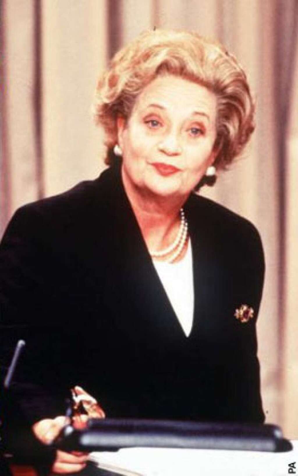 Sylvia Syms dans "Thatcher: The Final Days" diffusé en 1991 sur ITV -