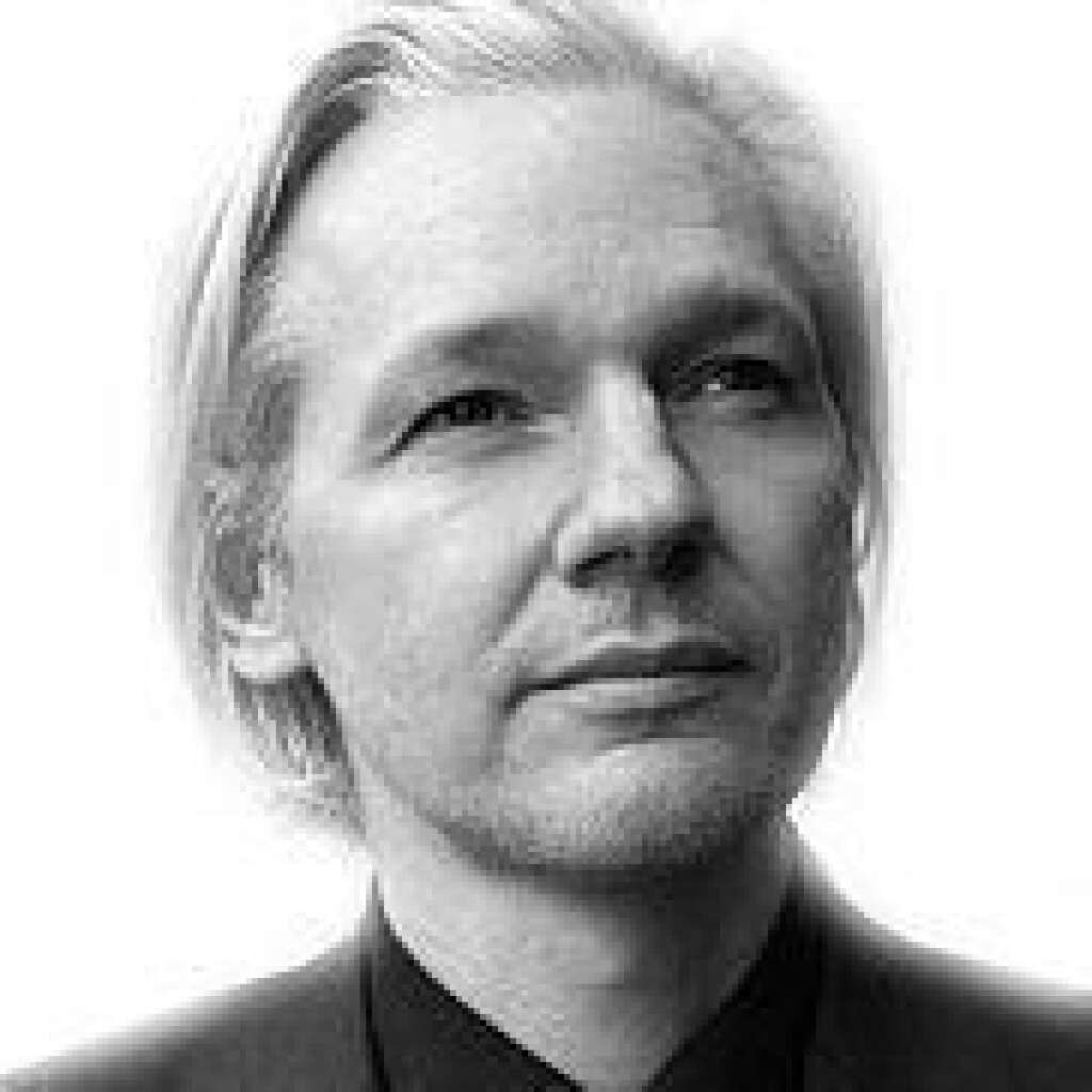 Julian Assange - 30 novembre 2012 - Le procès de Bradley Manning a débuté aux Etats-Unis. Ce jeune soldat est accusé d'avoir dévoilé des informations appartenant à l'armée. Julian Assange prend sa défense et rappelle l'importance du rôle, selon lui, de Wikileaks dans les relations diplomatiques mondiales.