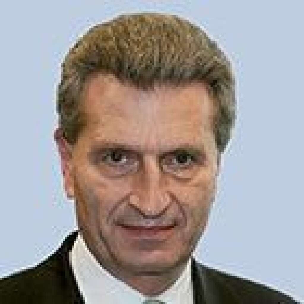 Günther Oettinger (Allemagne) - Commissaire en charge de l'Economie numérique et des questions de société. Ancien commissaire allemand en charge de l'énergie.