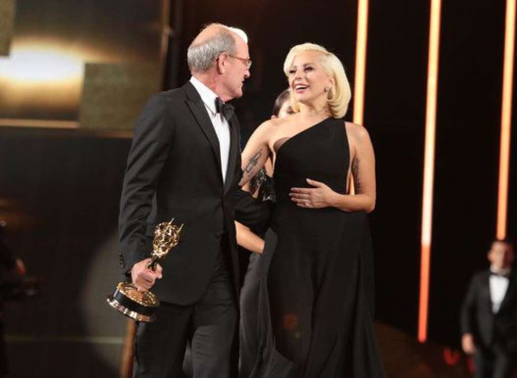 La 67ème cérémonie des Emmy Awards - Richard Jenkins, avec son prix de meilleur acteur dans une mini-série et Lady Gaga.