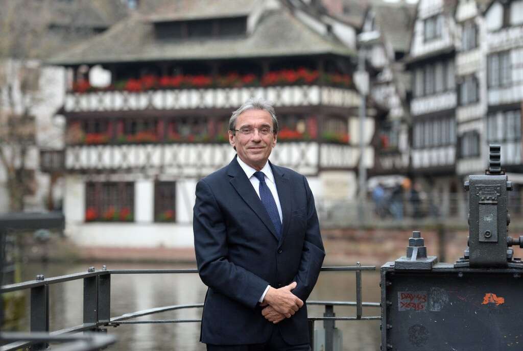Roland Ries conserve Strasbourg - Le socialiste Roland Ries a conservé la mairie de Strasbourg aux dépens de Fabienne Keller qui avait occupé le poste précédemment.
