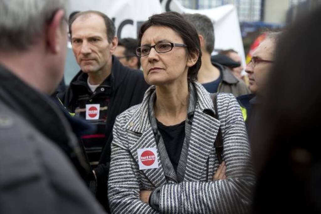Nathalie Arthaud - Deuxième candidature pour la professeur d'économie qui a pris la suite d'Arlette Laguiller à Lutte ouvrière. Avant-dernière en 2012 avec à peine 0,6% des voix, elle va tenter de faire mieux en 2017.