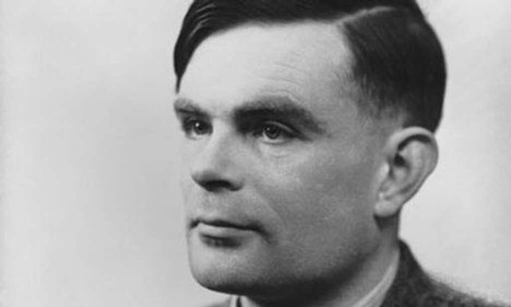 Alan Turing (1912-1954) - Terrible histoire que celle d'Alan Turing, ce "père de l'informatique" <a href="http://www.huffingtonpost.fr/2012/06/24/alan-turing-informatique-intelligence-artificielle_n_1622013.html">dont on vient tout juste de fêter le 100ème anniversaire de la naissance</a>.   Malgré tous les bons et loyaux services rendus, comme la découverte des codes secrets nazis durant la Seconde Guerre mondiale, la Grande-Bretagne le condamna en 1952 pour "outrage aux bonnes moeurs" en raison de son homosexualité, encore illégale à l'époque. Il fut contraint à la castration chimique, sanction insupportable qu'il choisit d'éviter en absorbant du cyanure.