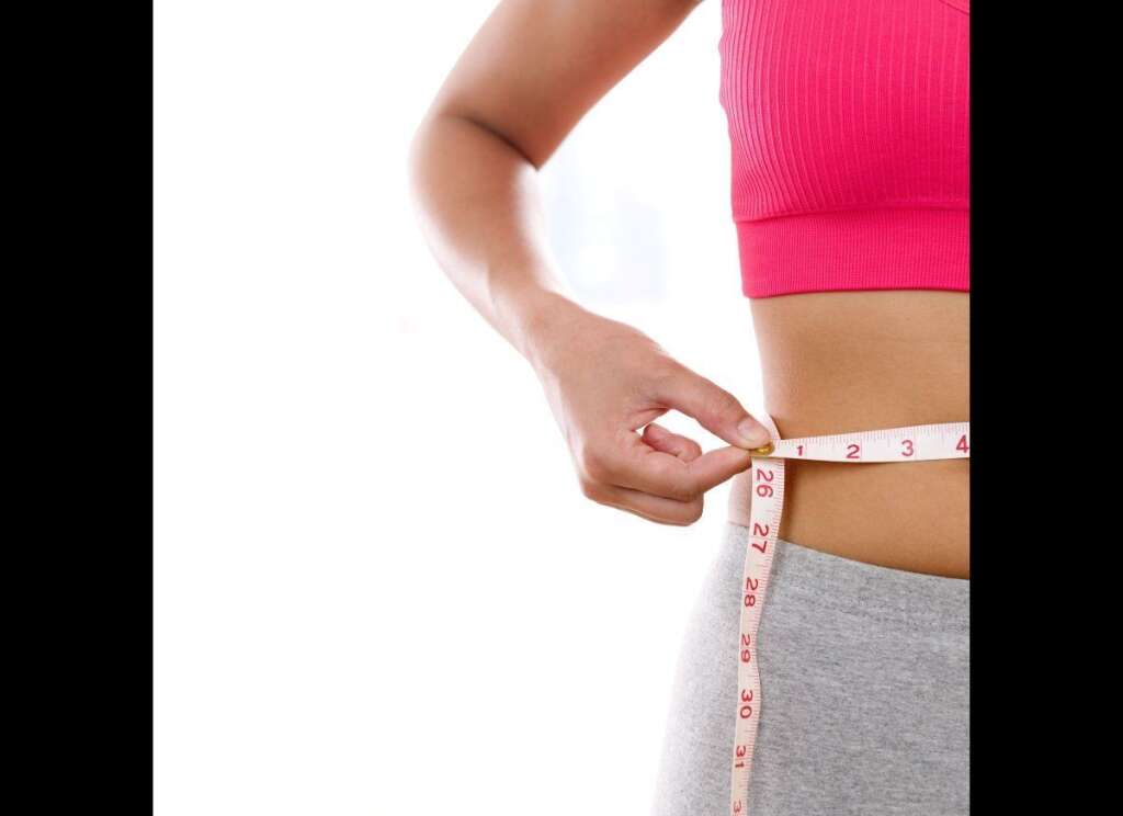 Mesurez-vous - N'ayez pas peur de vous mesurer avant même d'essayer de perdre du poids. Le simple fait de savoir combien vous mesurez vous aidera à vous concentrer sur votre taille et sur vos buts à atteindre.