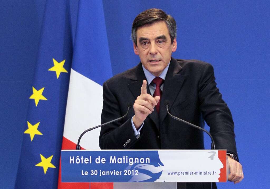 François Fillon (2007-2012), le plus resserré - L'actuel député UMP de Paris et ancien élu de la Sarthe est le seul Premier ministre à avoir tenu pendant tout le mandat d'un président de la République, en l'occurrence Nicolas Sarkozy. Il détient aussi le record du plus petit nombre de ministres (20 pendant un mois).
