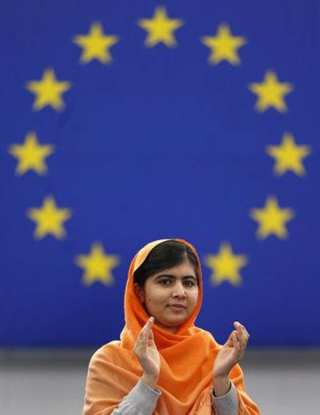 Malala récompensée - Lauréate en 2013 du prix Sakharov de l'Union européenne pour les droits de l'homme, elle figurait déjà l'an dernier sur la liste des favoris du Nobel de la paix, finalement remporté par l'Organisation pour l'interdiction des armes chimiques chargée de superviser l'arsenal syrien.