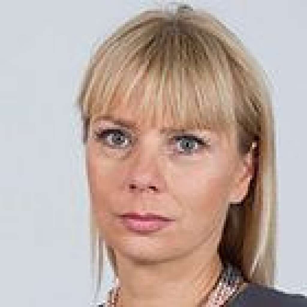 Elżbieta Bieńkowska (Pologne) - Commissaire en charge du marché intérieur, de l'industrie et des entreprises. Ancienne vice-premier ministre de Pologne.