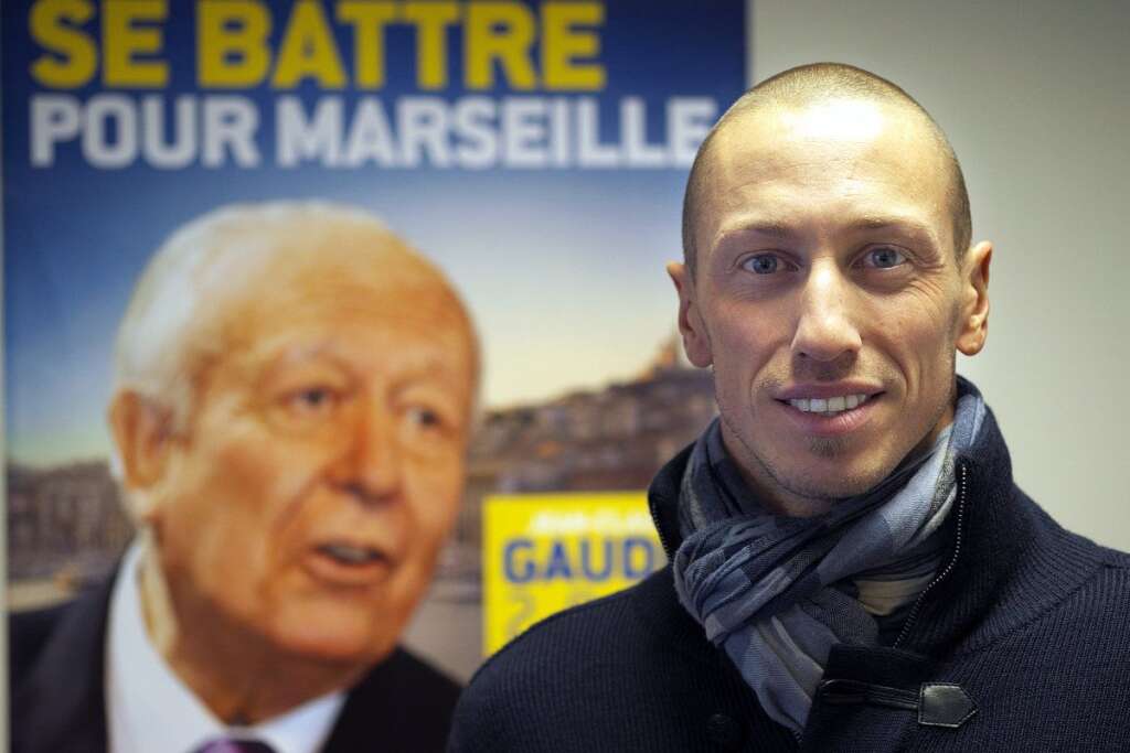 Frédéric Bousquet à Marseille - Le nageur a rejoint les listes UMP de Jean-Claude Gaudin, le maire sortant qui brigue un quatrième mandat. Frédéric Bousquet est candidat en position éligible dans le premier secteur.