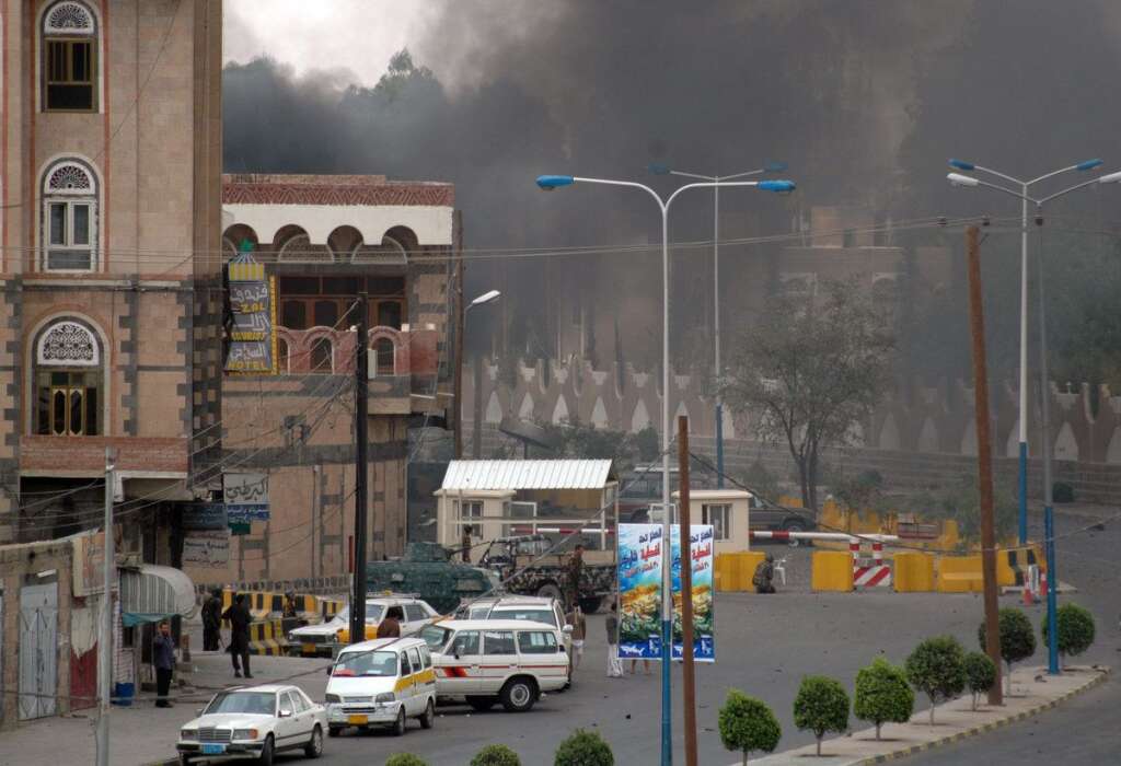 17 septembre 2008 - L'ambassade des États-Unis à Sanaa au Yémen est la cible d'un attentat à l'aide de deux voitures piégées: 19 morts, dont sept assaillants.